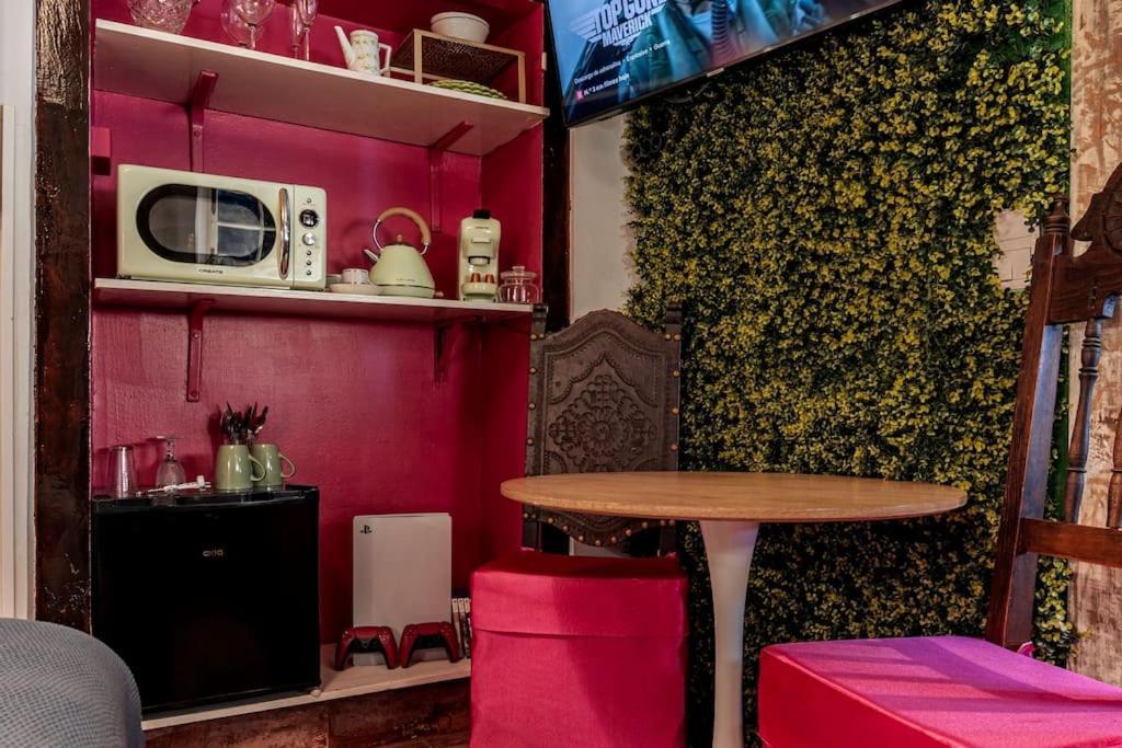 Unique Tiny Smart Home With Private Garden, Jacuzzi, Ps5, Cinema Projector - Sintra Wow Exterior photo